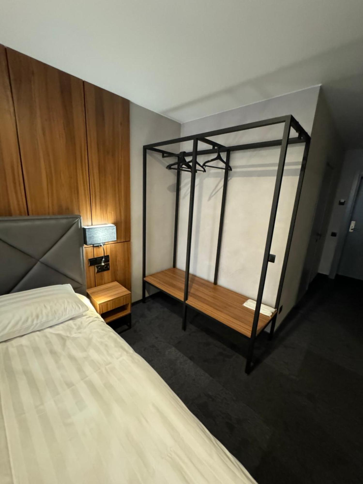 Alir Hotel Zjytomyr Eksteriør billede